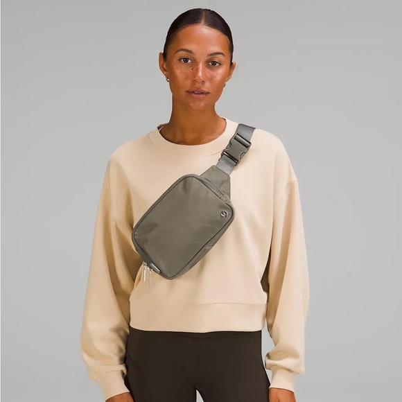 Everywhere Belt Bag Large 2L - Picture 5 of 6